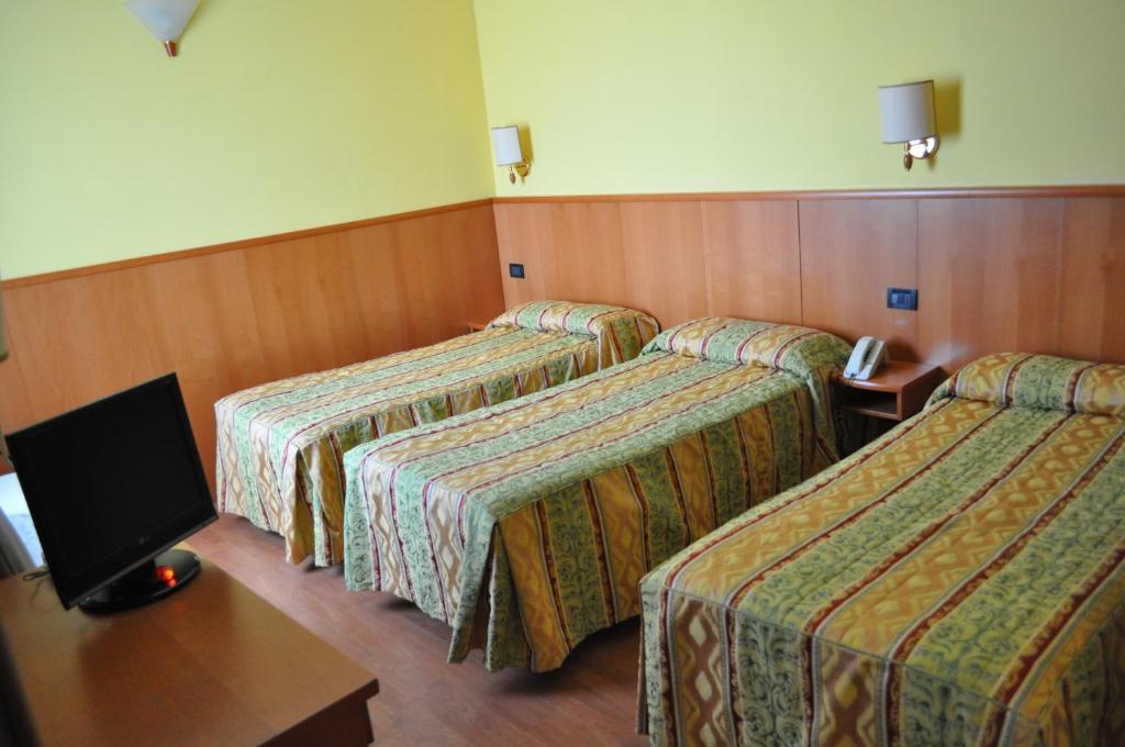 Hotel Cinzia Ristorante Christian E Manuel Vercelli Room photo