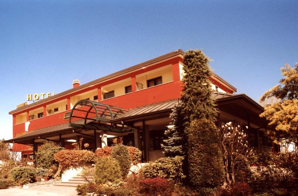 Hotel Cinzia Ristorante Christian E Manuel Vercelli Exterior photo